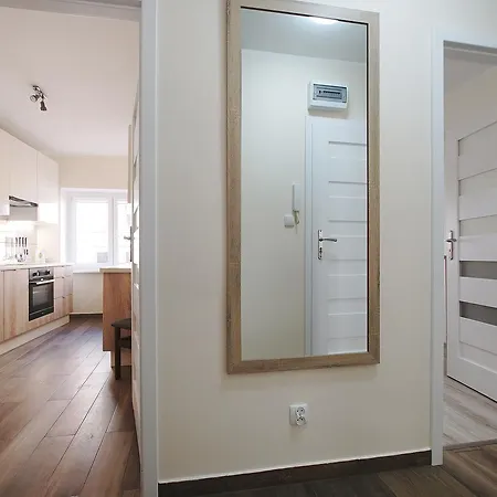 Apartament Kameralny Dluga 18 *